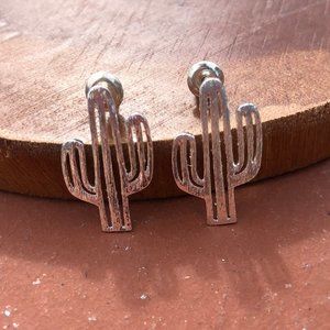 cactus stud earlings silver